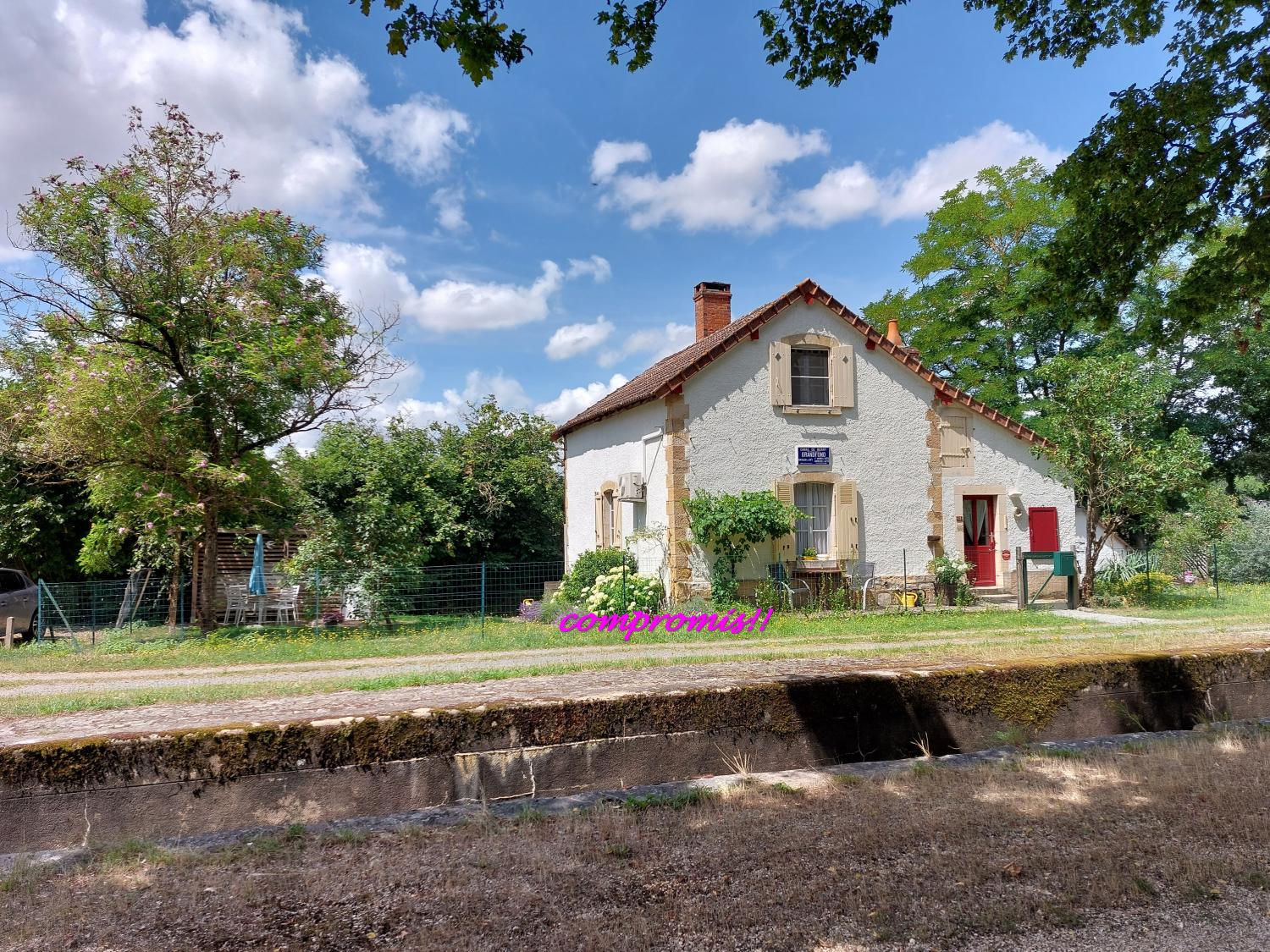  en venta casa Épineuil-le-Fleuriel Cher 1