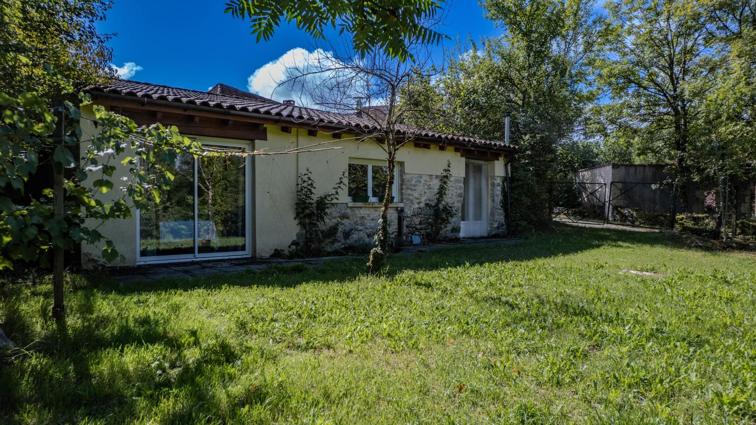  en venta casa independiente Nadillac Lot 20