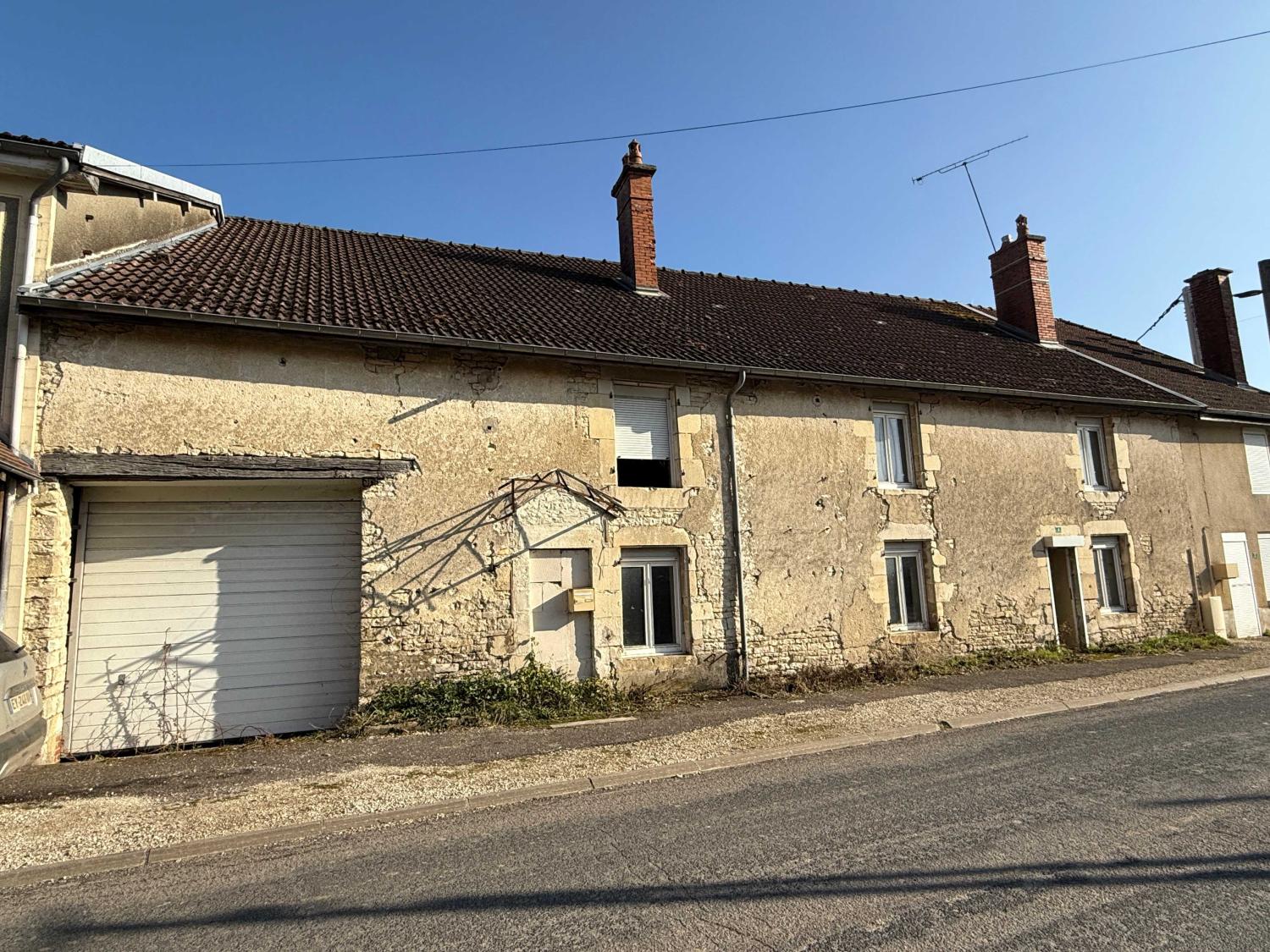  en venta finca de pueblo Châteauvillain Haute-Marne 1