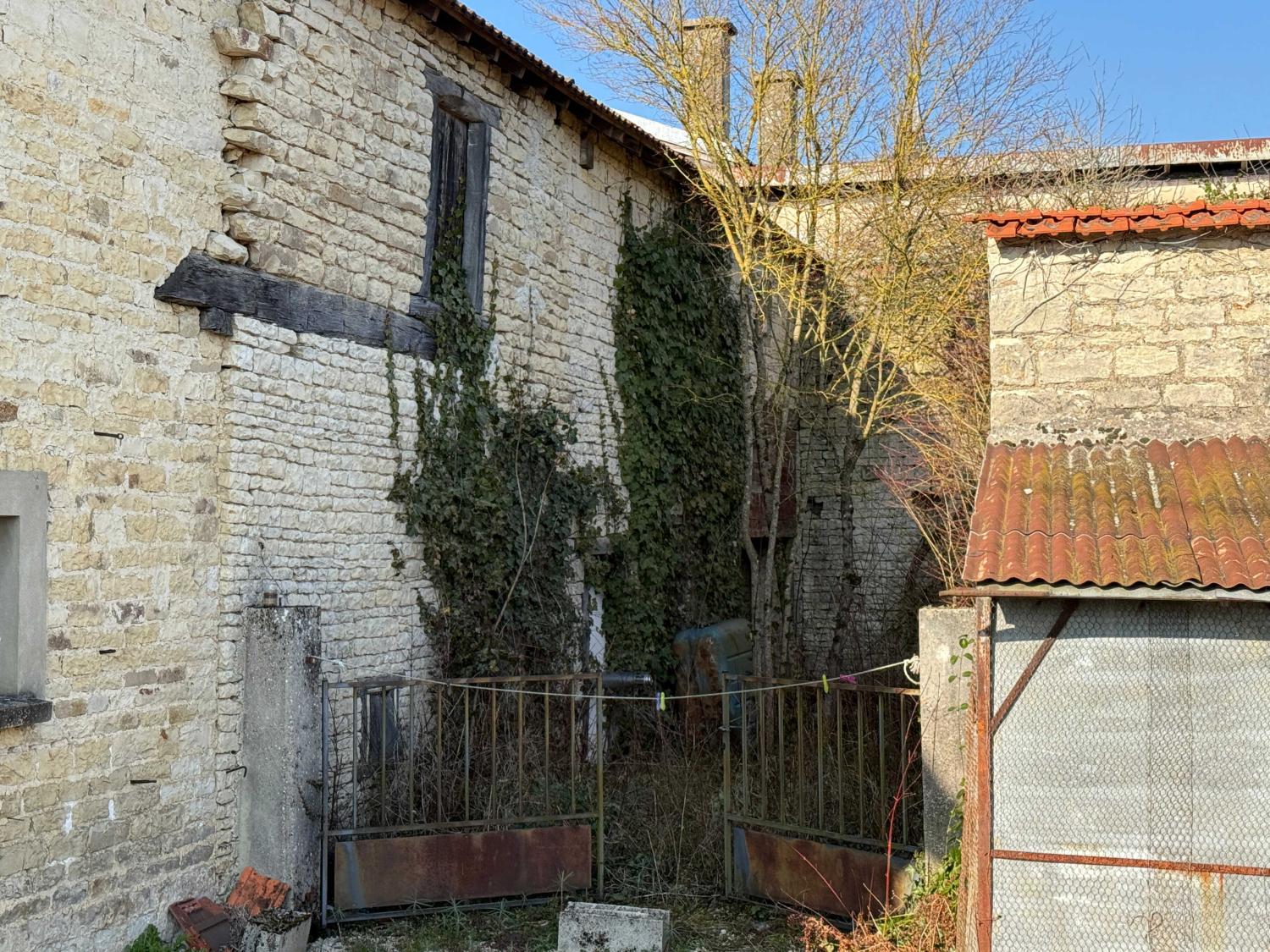  en venta finca de pueblo Châteauvillain Haute-Marne 32
