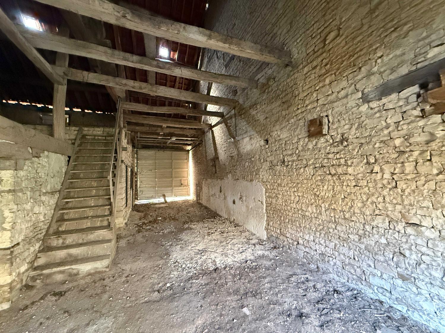  en venta finca de pueblo Châteauvillain Haute-Marne 21