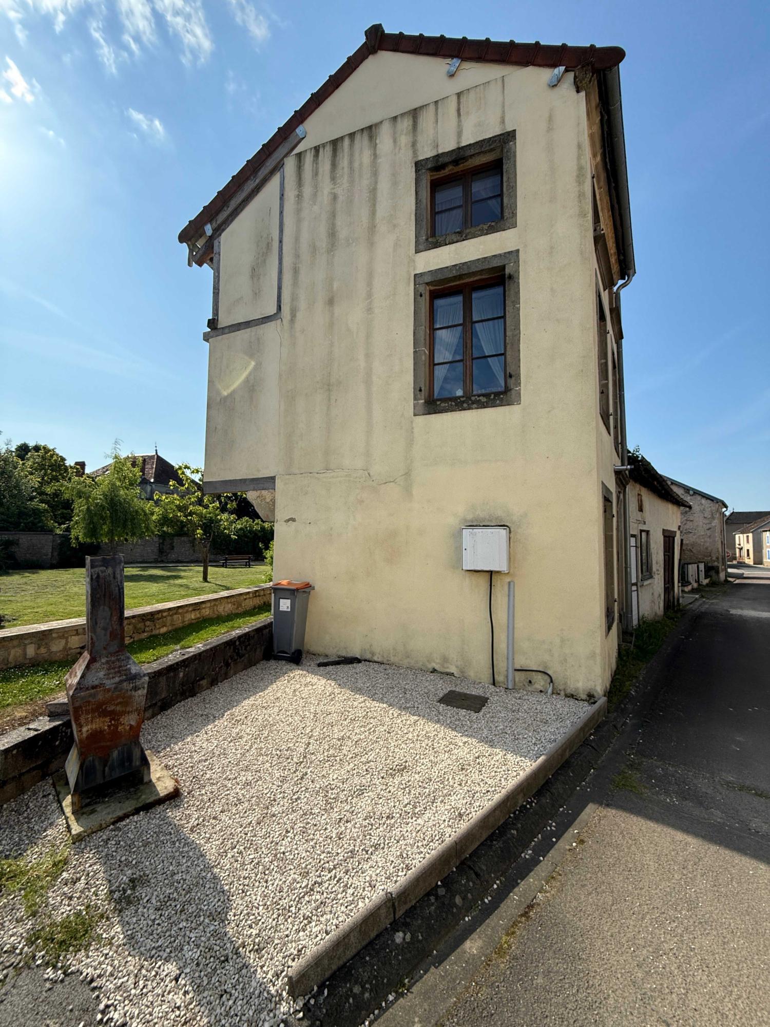  en venta casa de pueblo Melay Haute-Marne 14