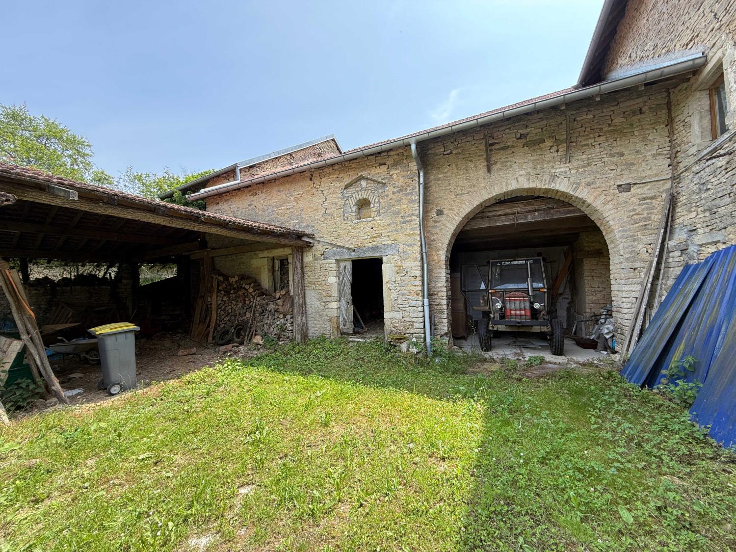  en venta finca de pueblo Confracourt Haute-Saône 22