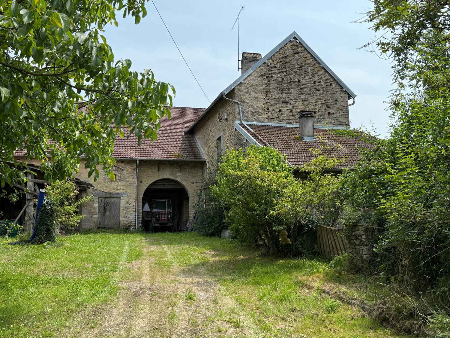  en venta finca de pueblo Confracourt Haute-Saône 2