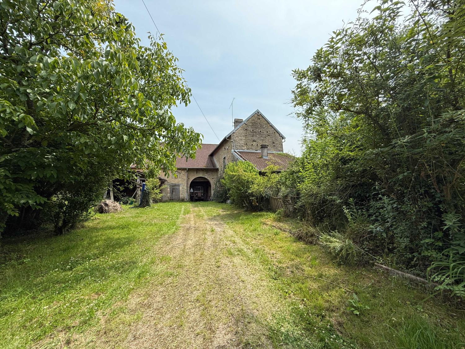  en venta finca de pueblo Confracourt Haute-Saône 4