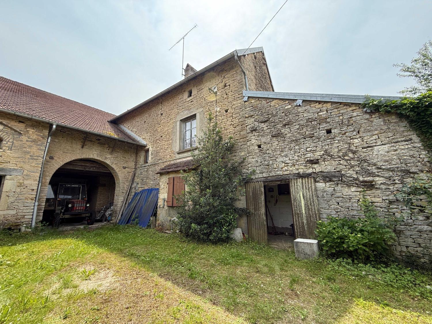  en venta finca de pueblo Confracourt Haute-Saône 45