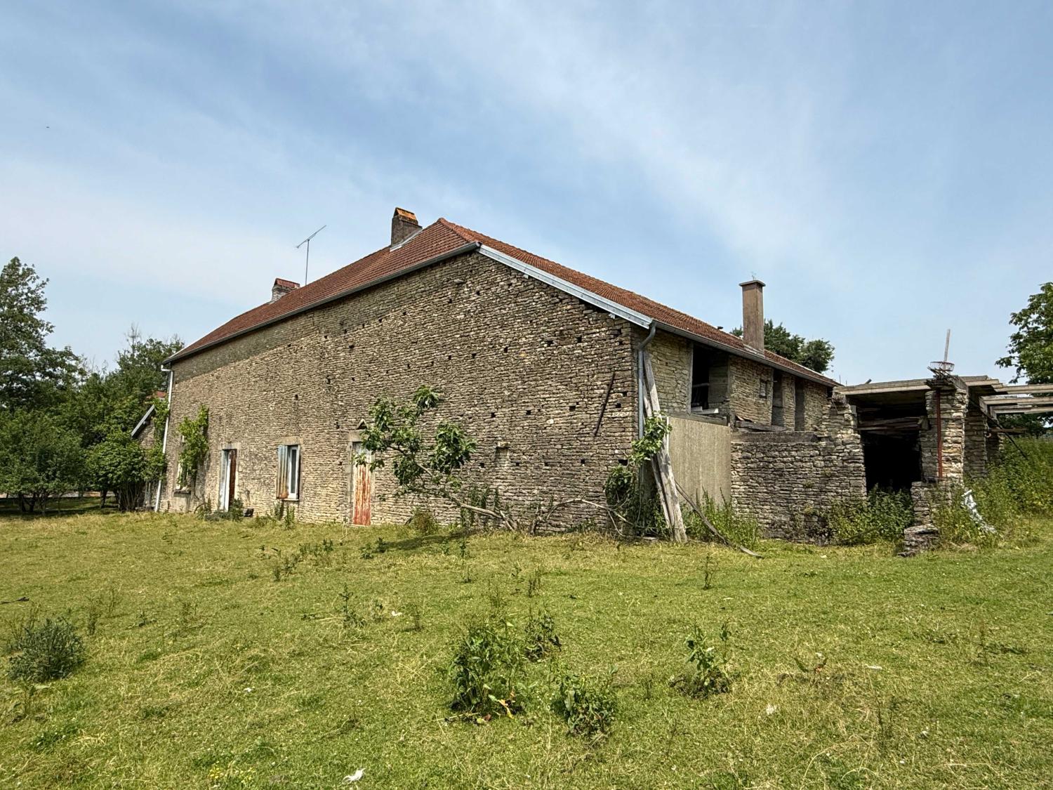  en venta finca de pueblo Confracourt Haute-Saône 35