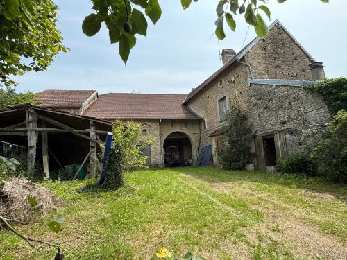 Confracourt Haute-Saône finca de pueblo foto