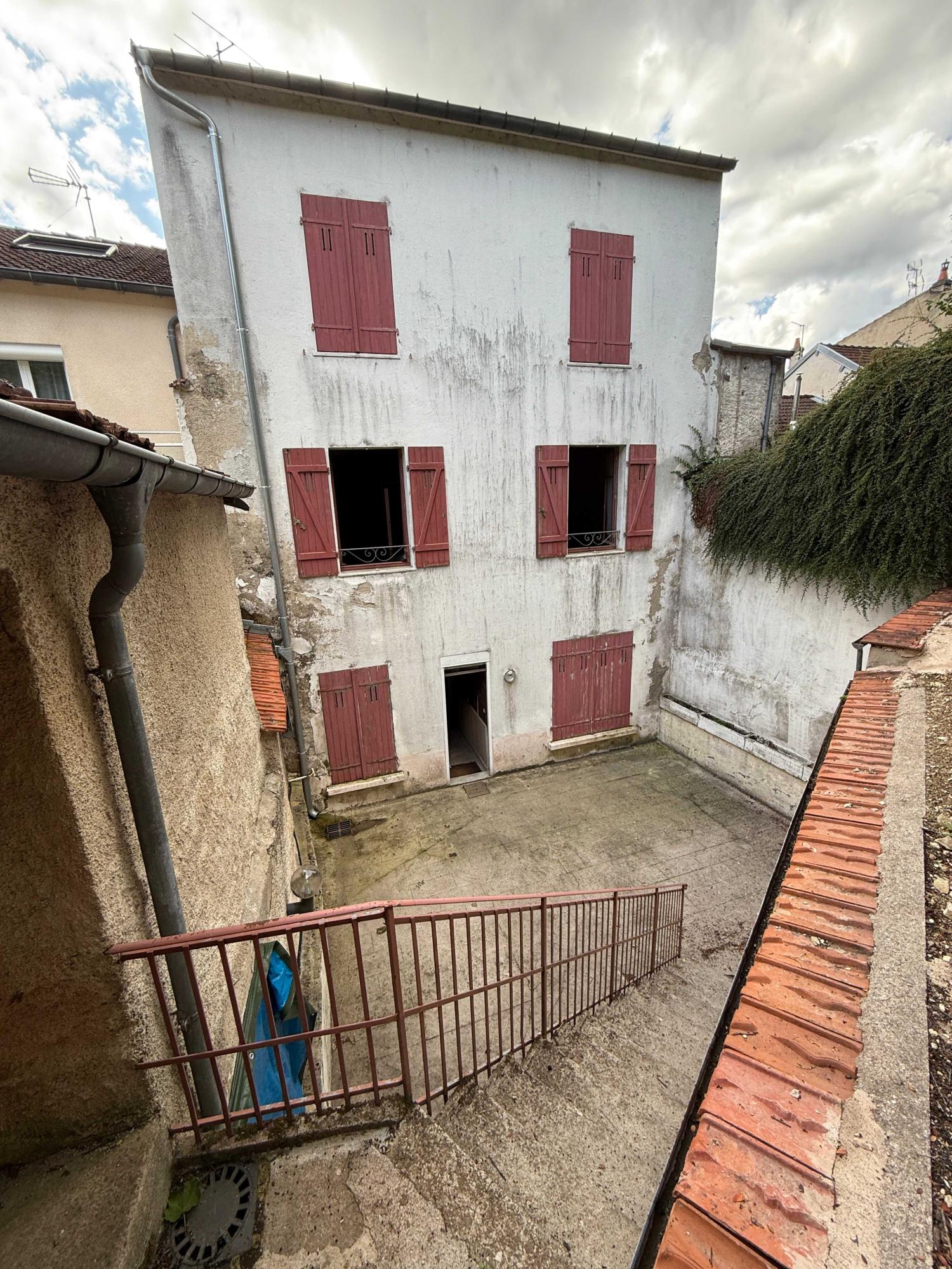  en venta casa de pueblo Bourbonne-les-Bains Haute-Marne 24
