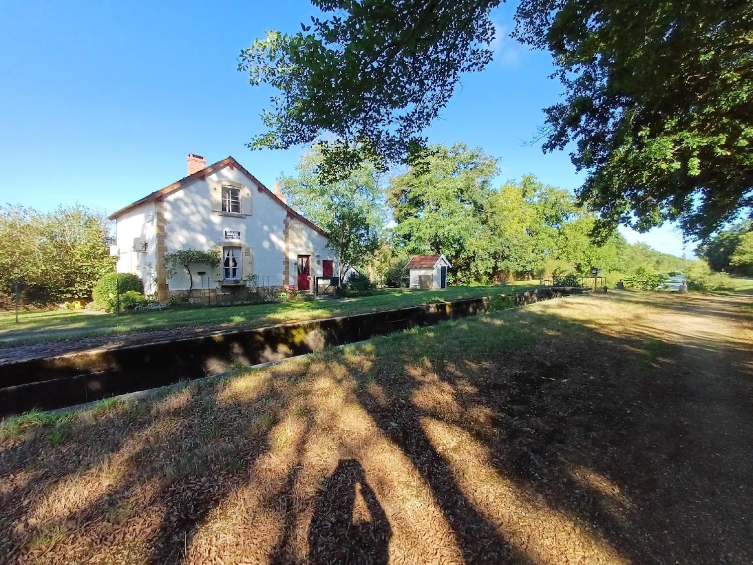  en venta casa Épineuil-le-Fleuriel Cher 2