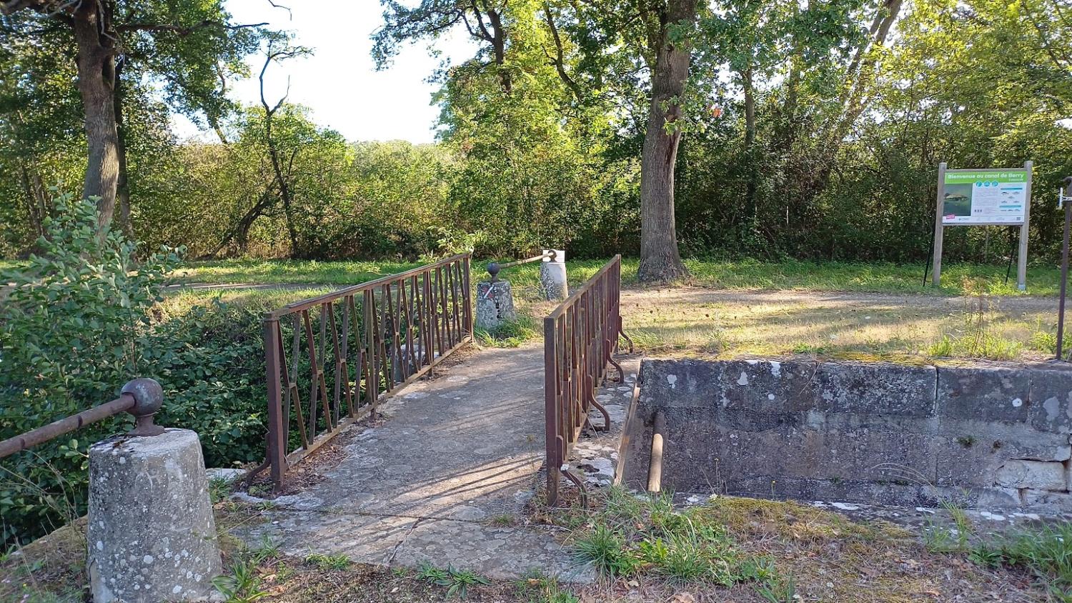  en venta casa Épineuil-le-Fleuriel Cher 9