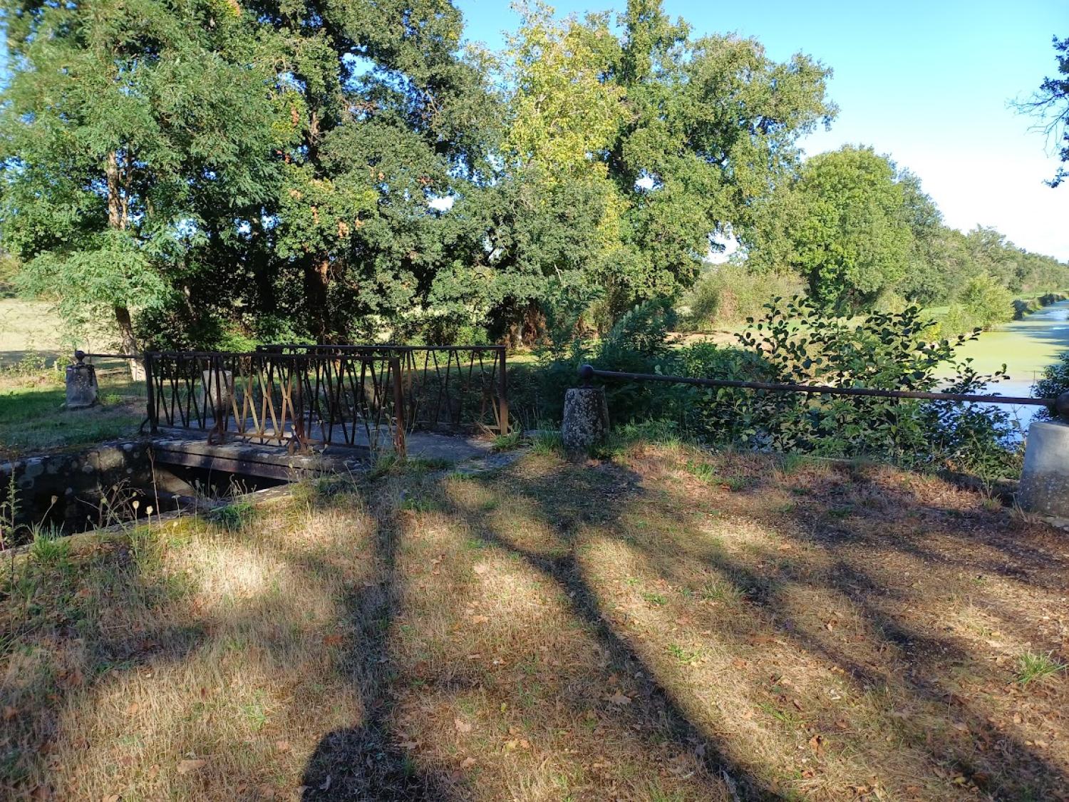  en venta casa Épineuil-le-Fleuriel Cher 14