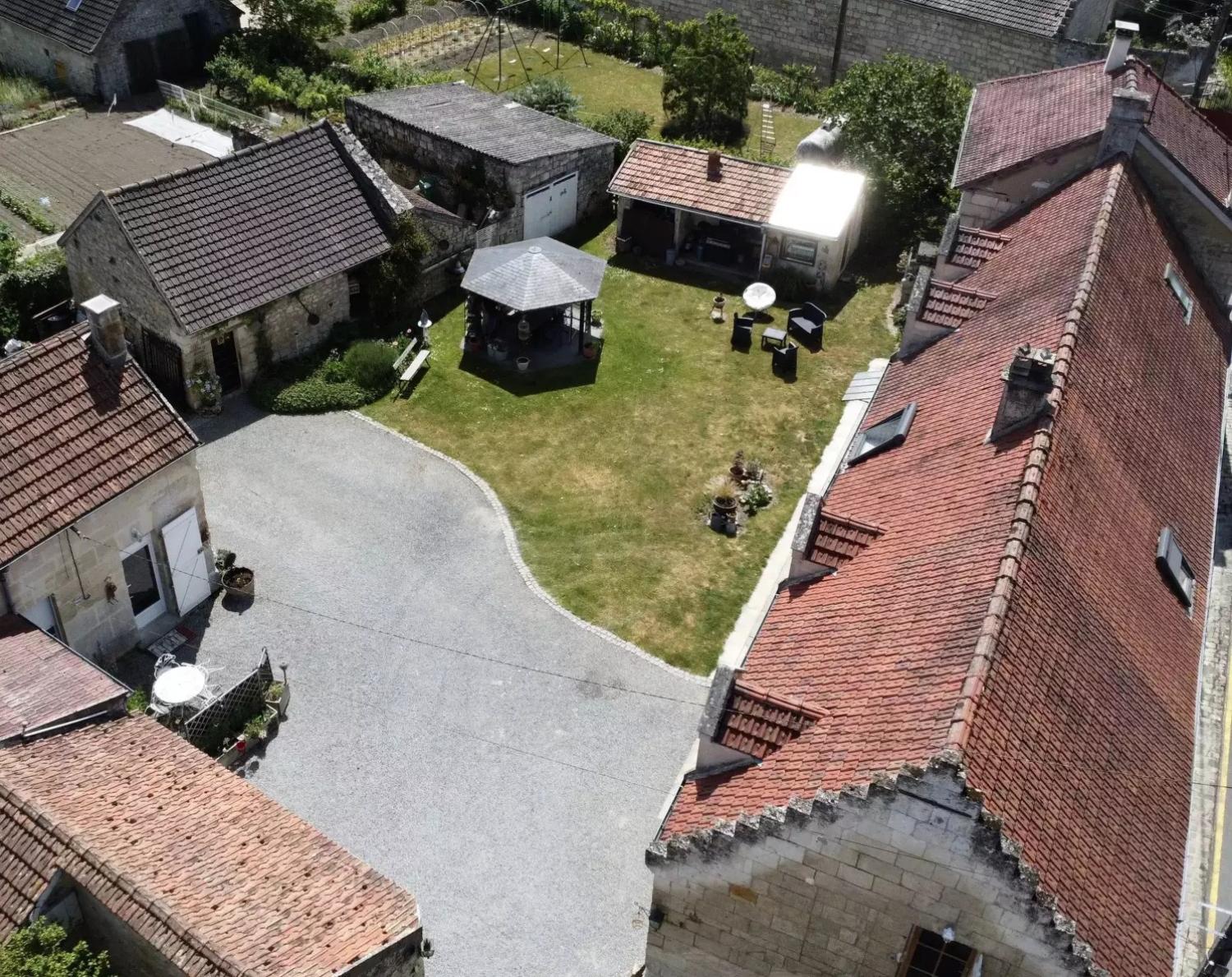 en venta casa con anexo de invitados Vez Oise 4