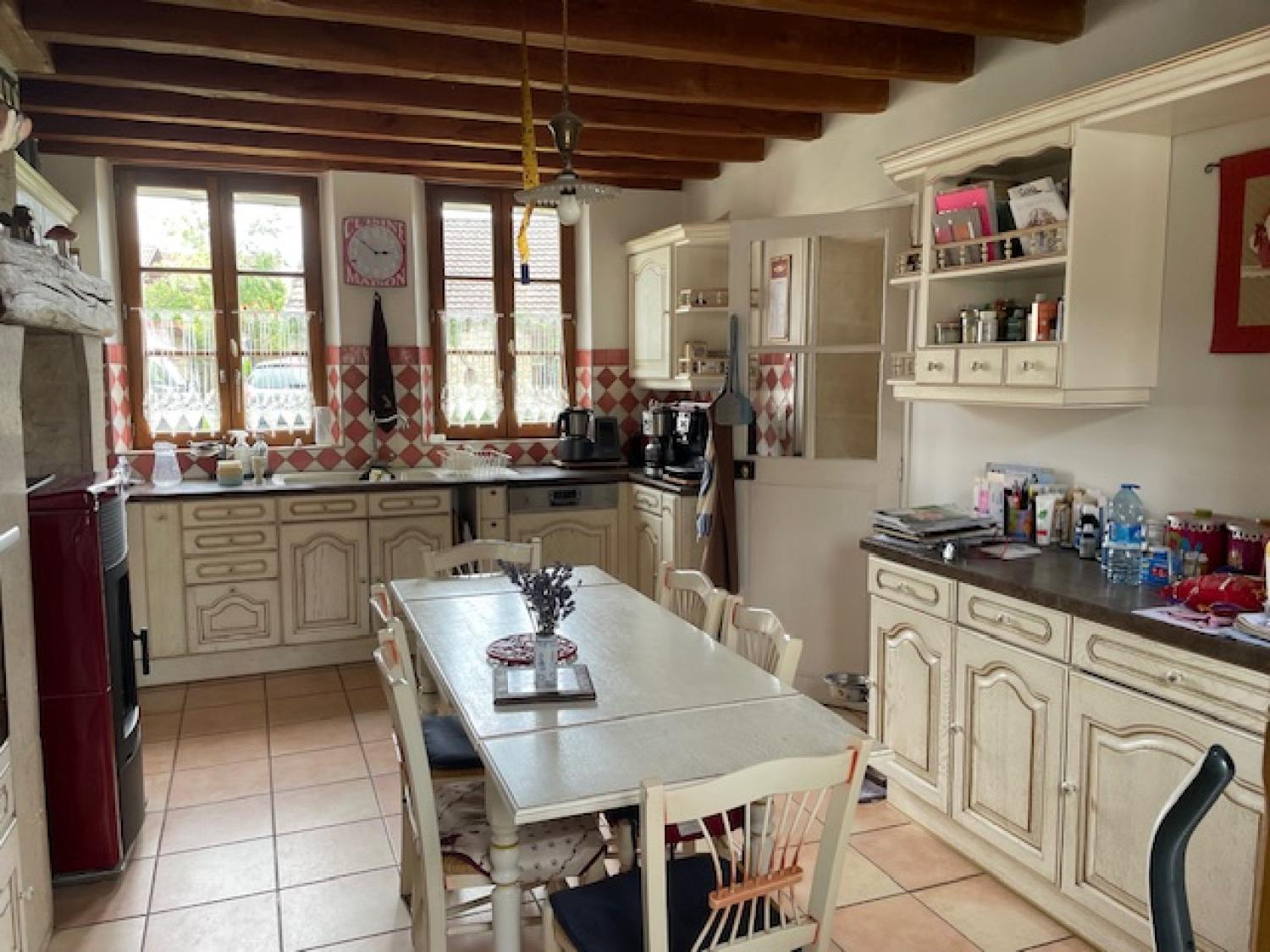 en venta casa con anexo de invitados Vez Oise 6