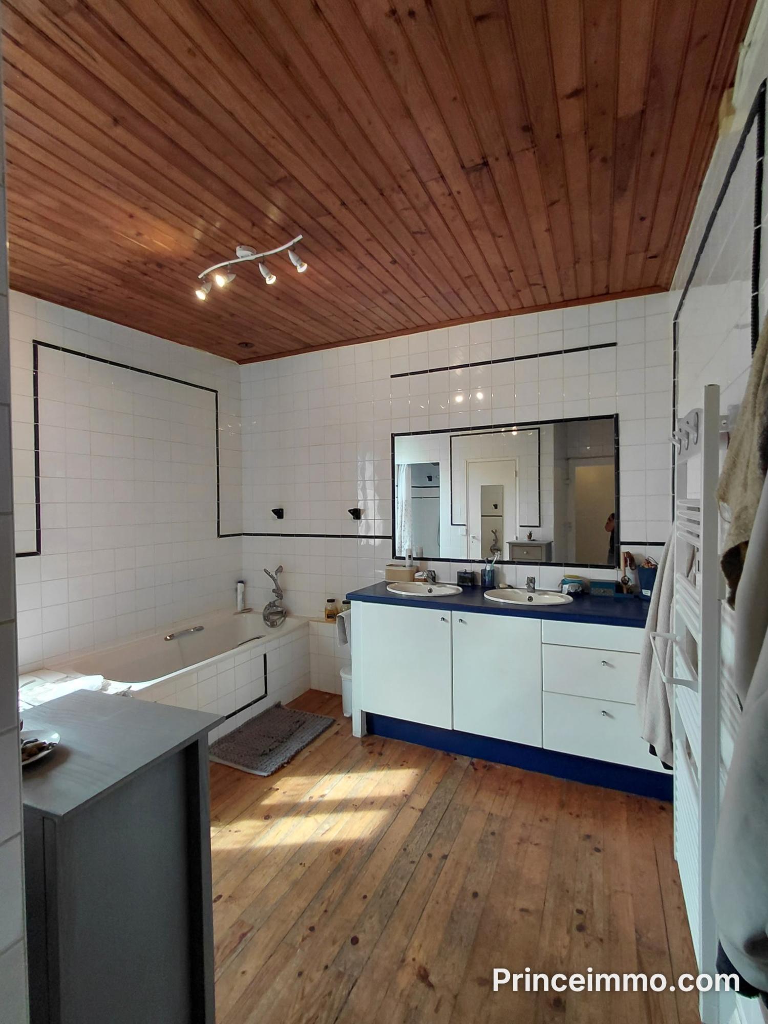  en venta casa de pueblo Douelle Lot 10