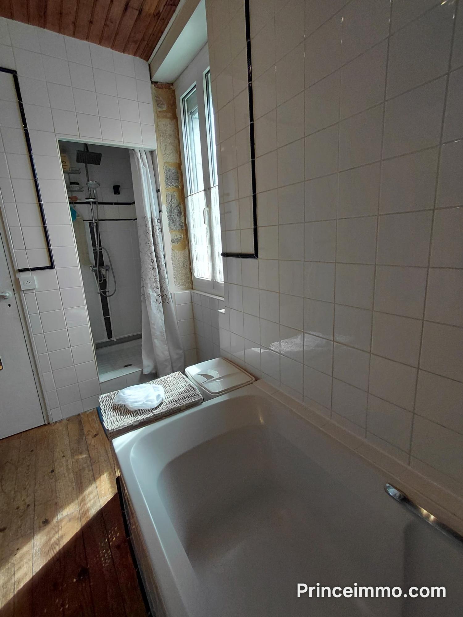  en venta casa de pueblo Douelle Lot 5
