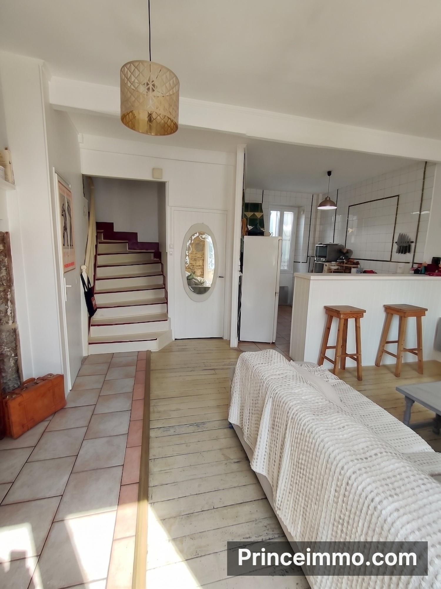  en venta casa de pueblo Douelle Lot 3