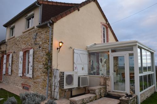 Montapas Nièvre casa de pueblo foto