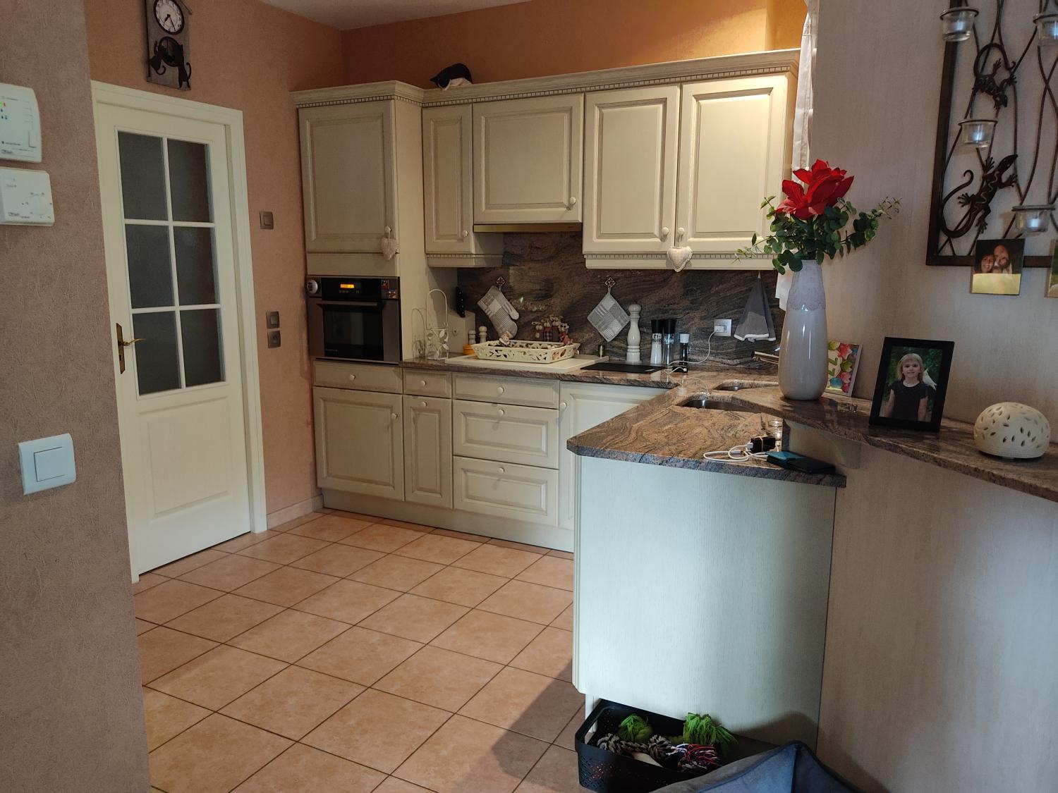 en venta casa independiente Luzech Lot 18