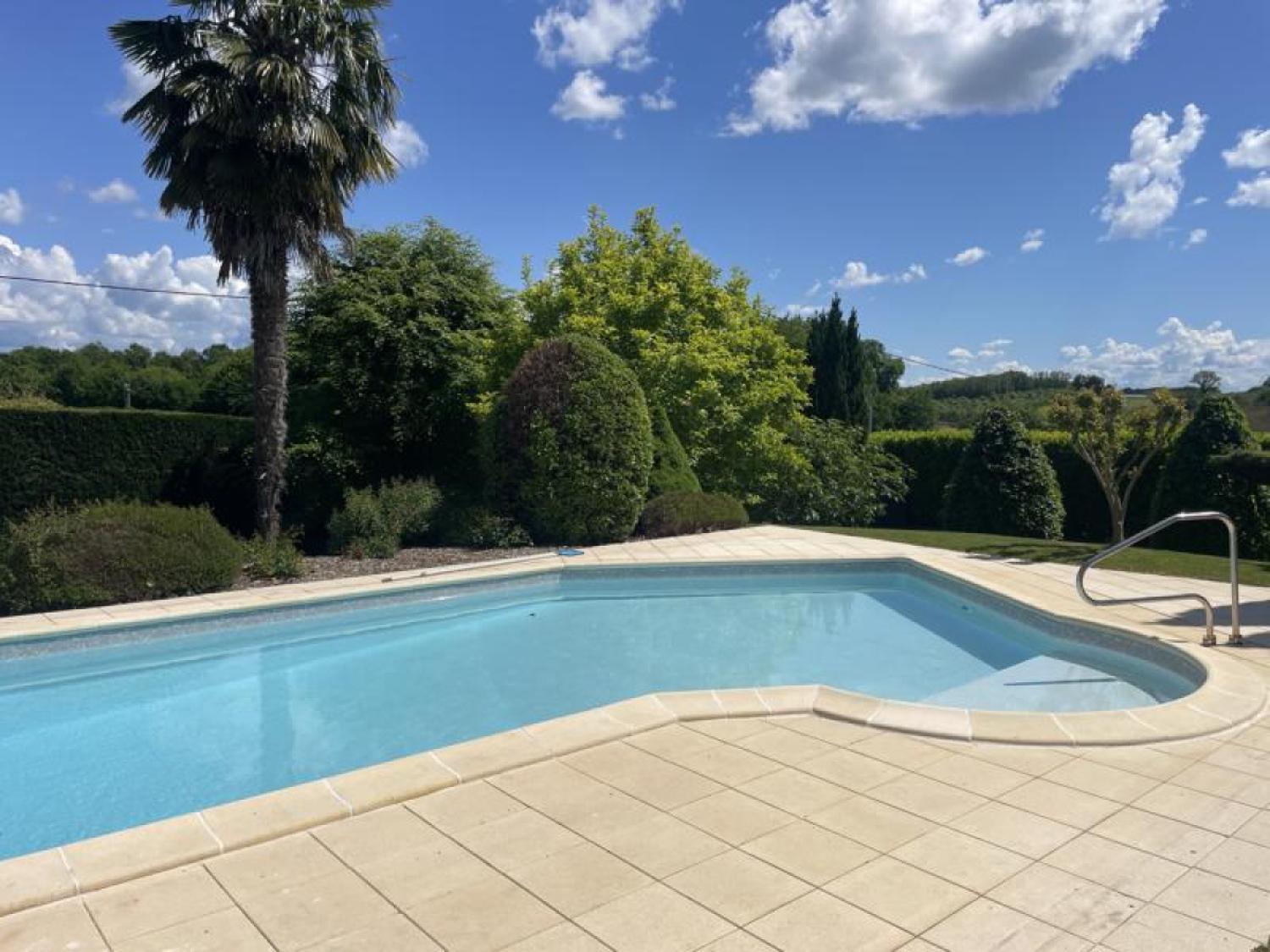 en venta casa independiente Troche Corrèze 16
