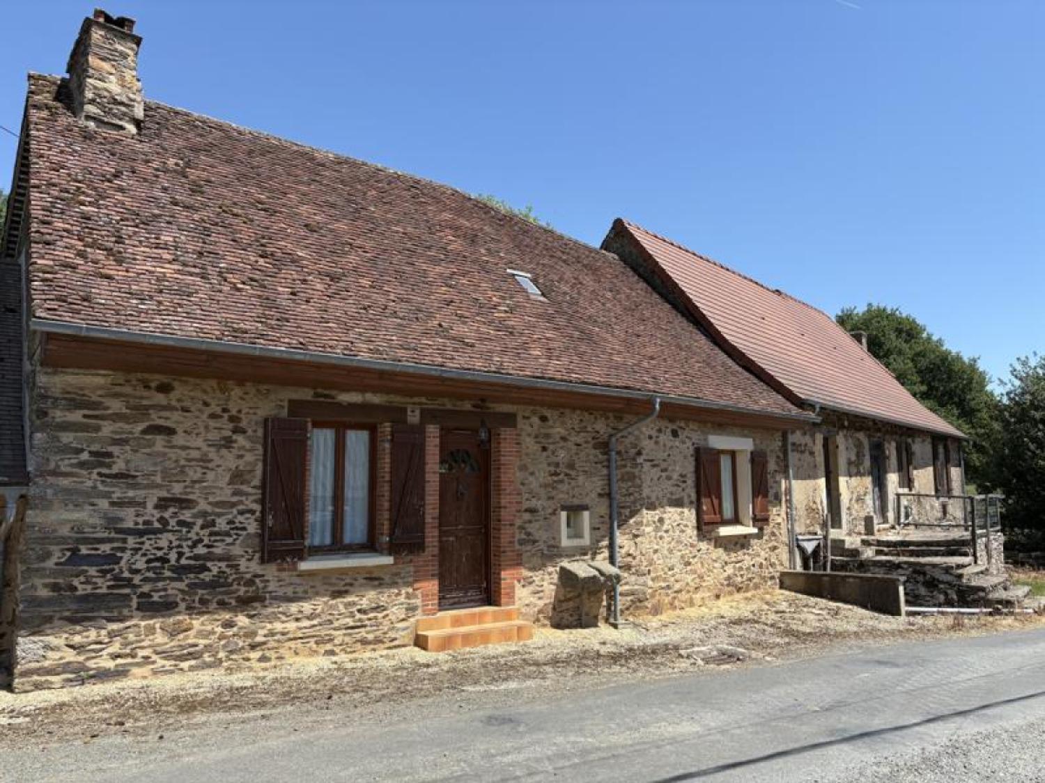  en venta casa con anexo de invitados Beyssenac Corrèze 1