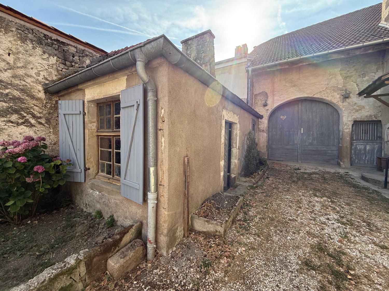 en venta finca de pueblo Melay Haute-Marne 31