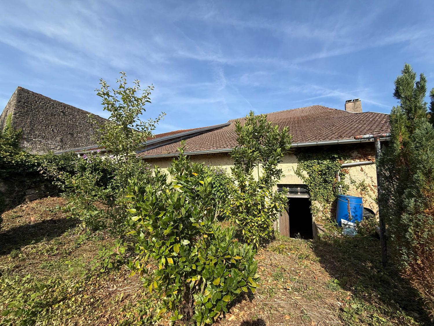 en venta finca de pueblo Melay Haute-Marne 22