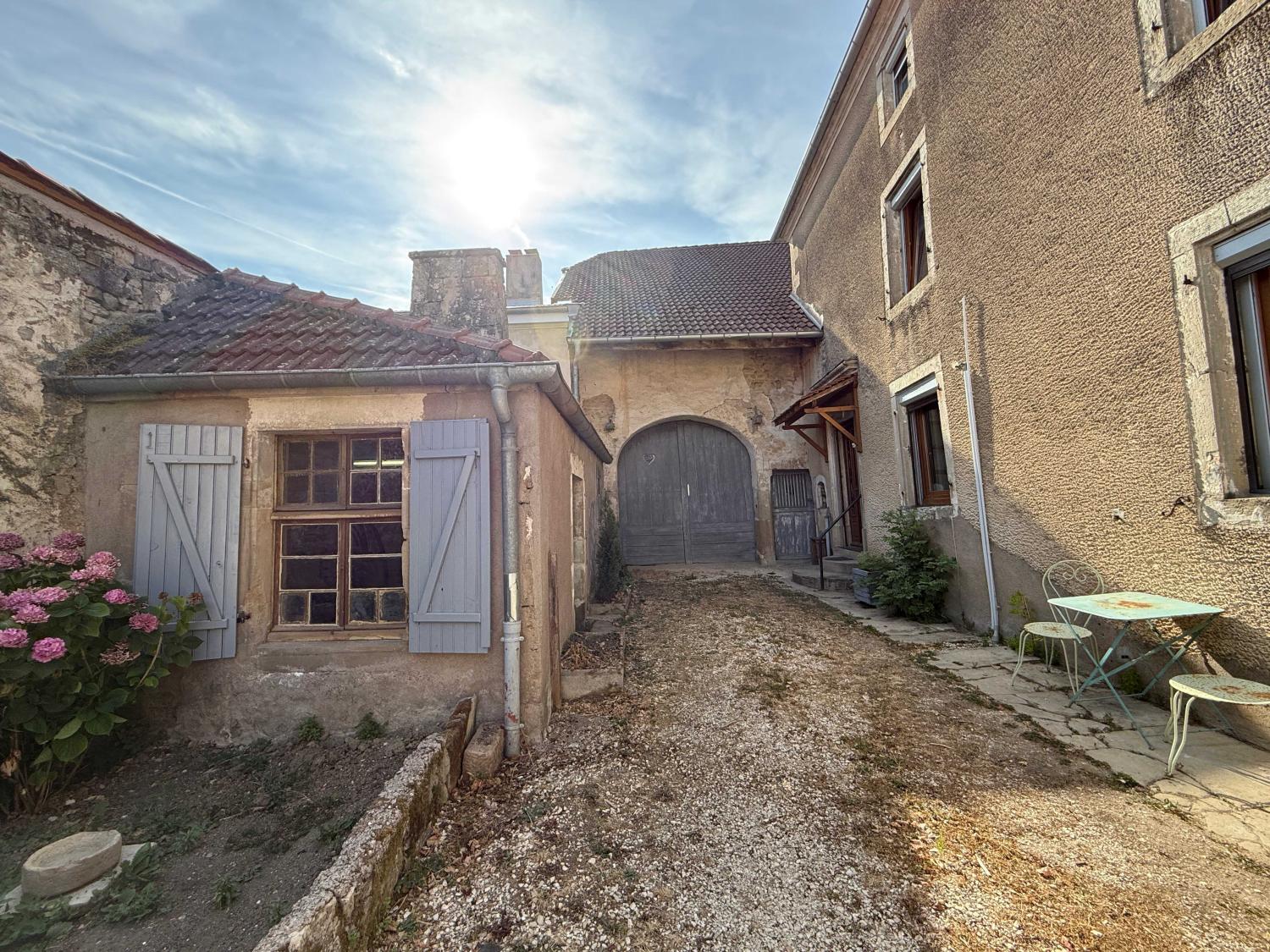 en venta finca de pueblo Melay Haute-Marne 2