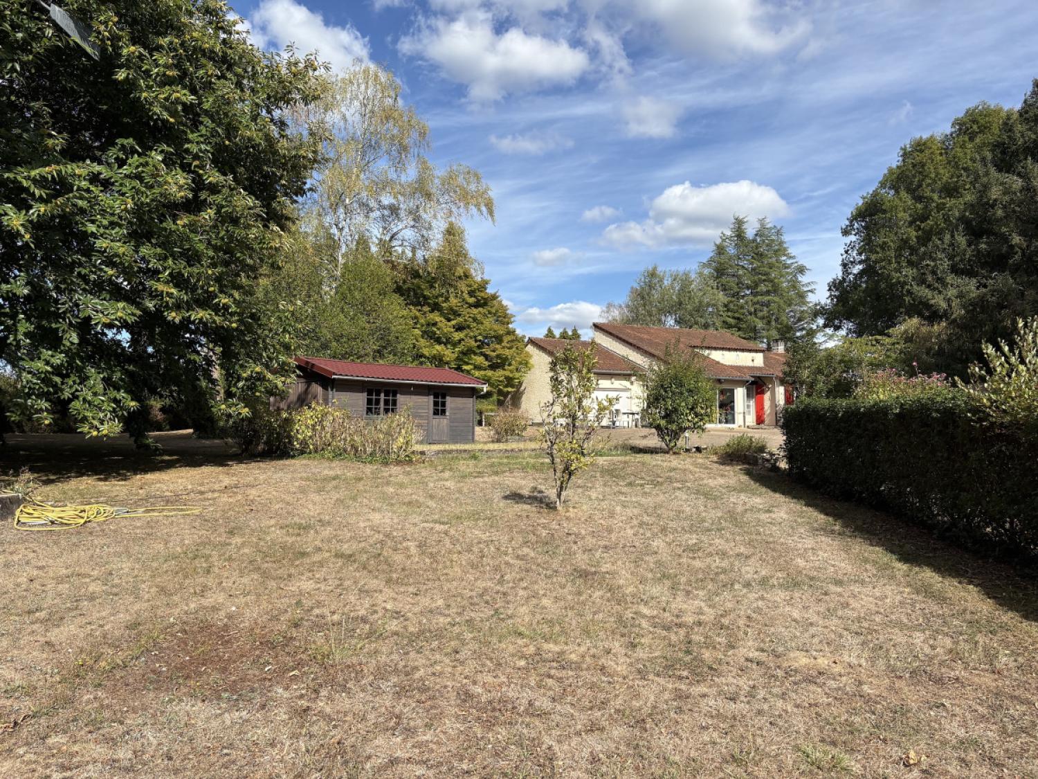 en venta casa independiente Château-Chervix Haute-Vienne 17